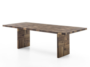 Восстановленный деревянный стол