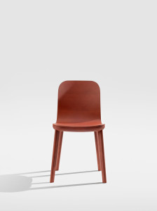 Деревянный стул