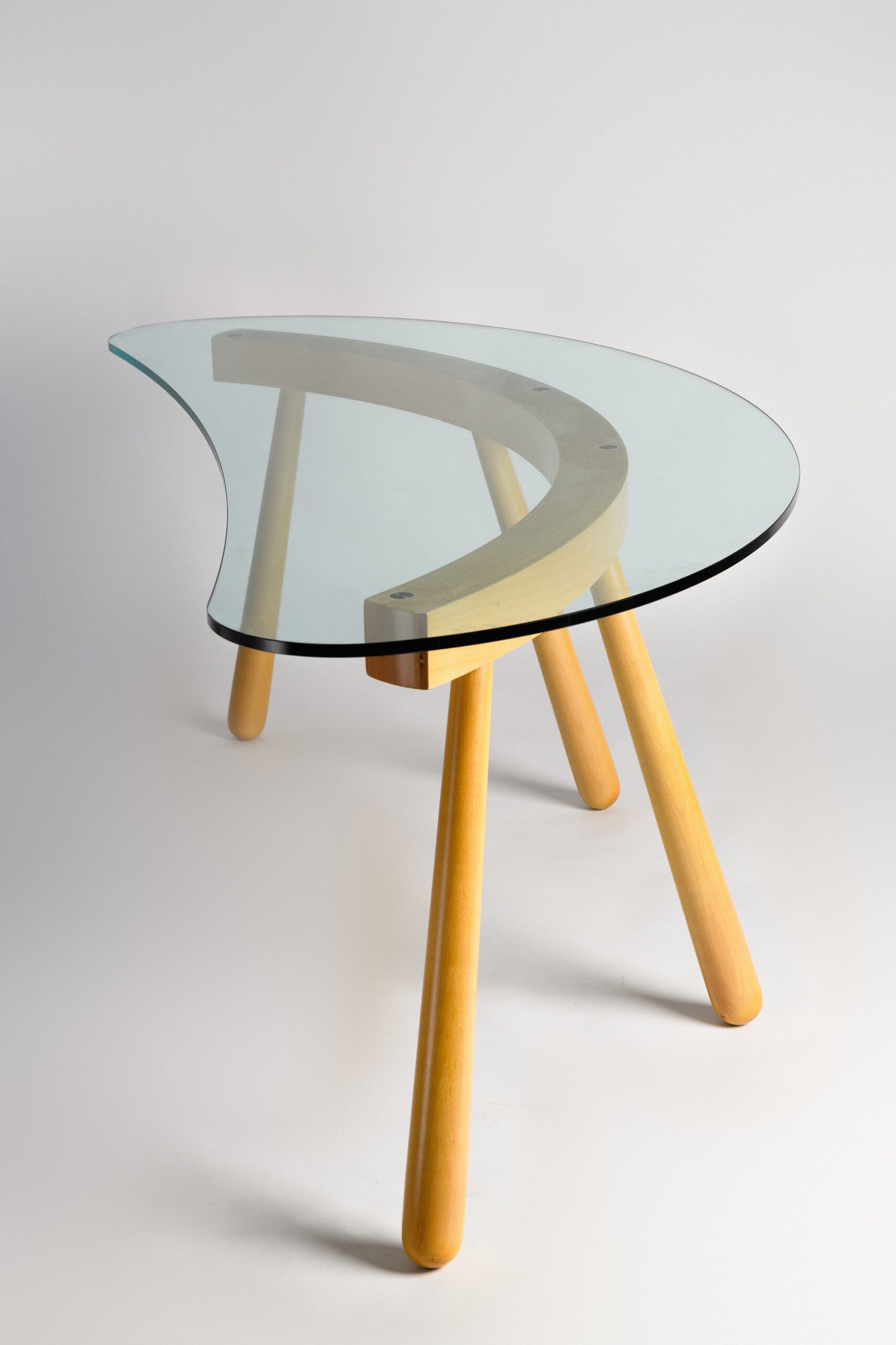 Стол из закаленного стекла с ножками из бука Wiener GTV Design BOOMERANG ARCH-00109336 - Вид №2