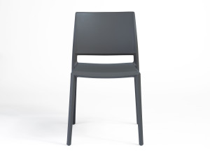 Стул из инженерного пластика