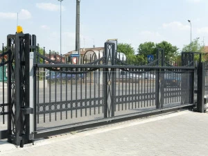 QUARTIERI LUIGI Железные ворота