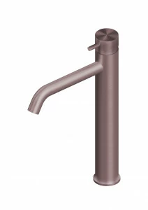 Источник. 12 02. Смеситель для умывальника Quadrodesign