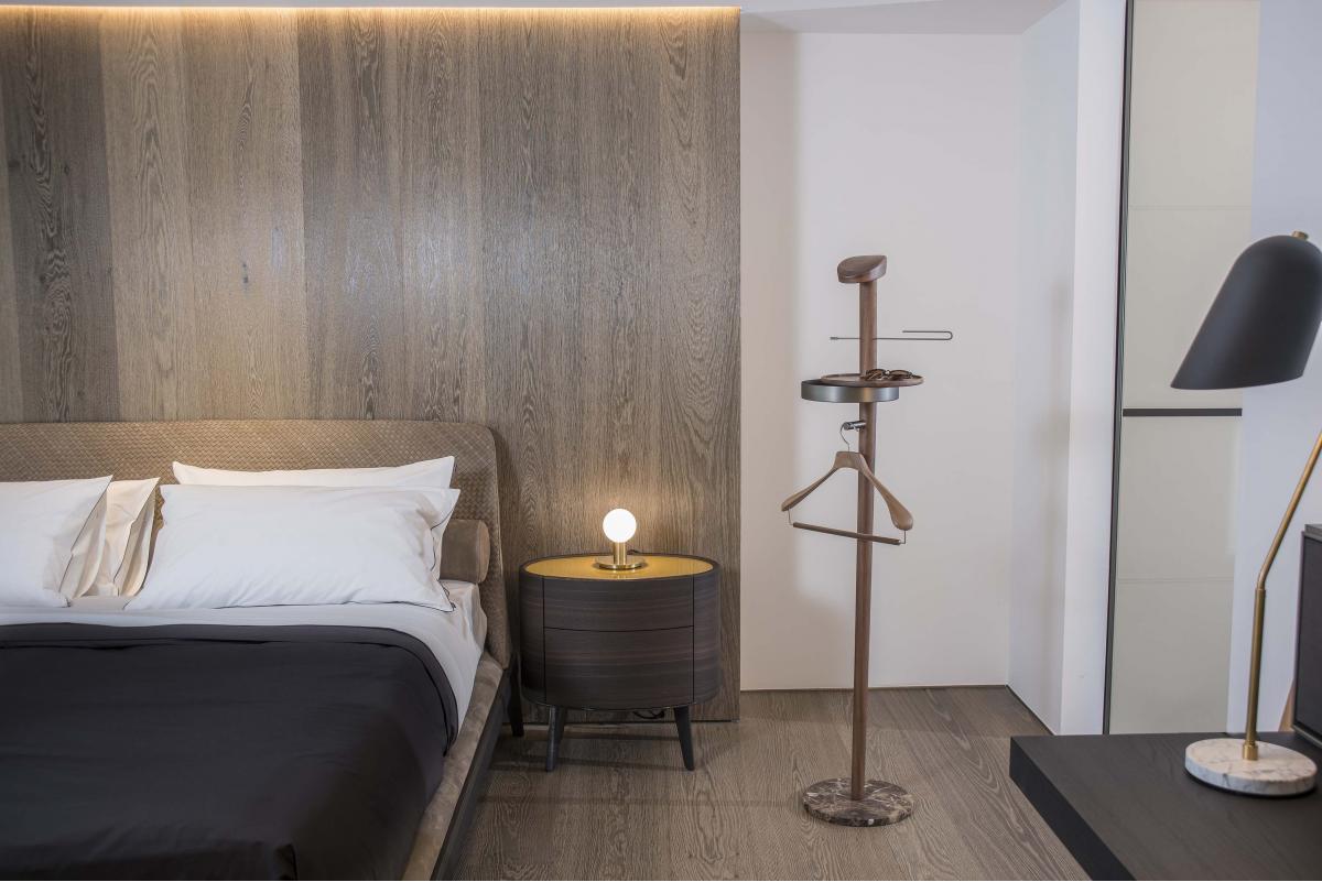 053129 Вешалка с подставкой Galan M Nomon Momentos 