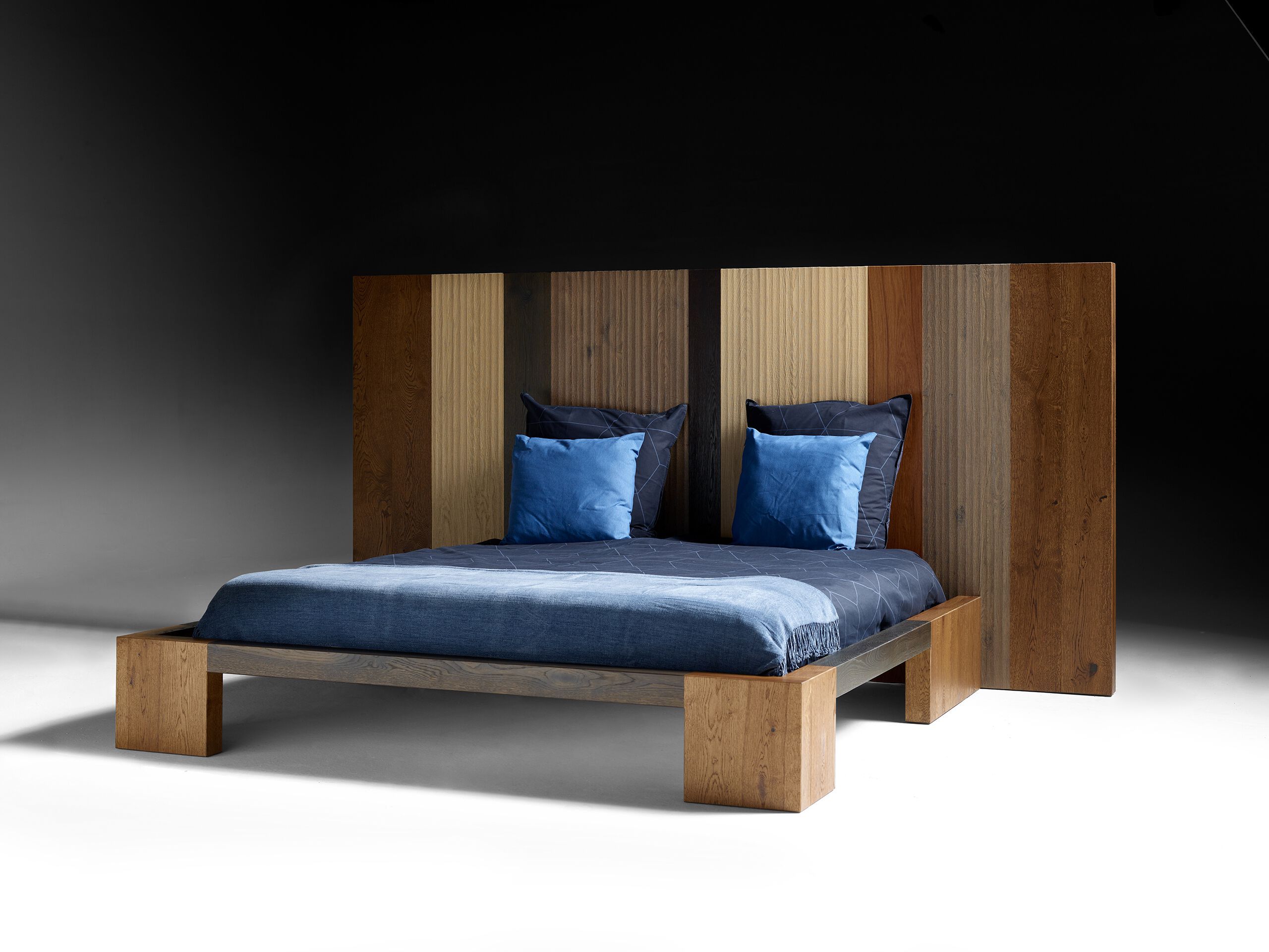 Деревянная двуспальная кровать с высоким изголовьем Disegno di Legno только ARCH-00130505 - Вид №1