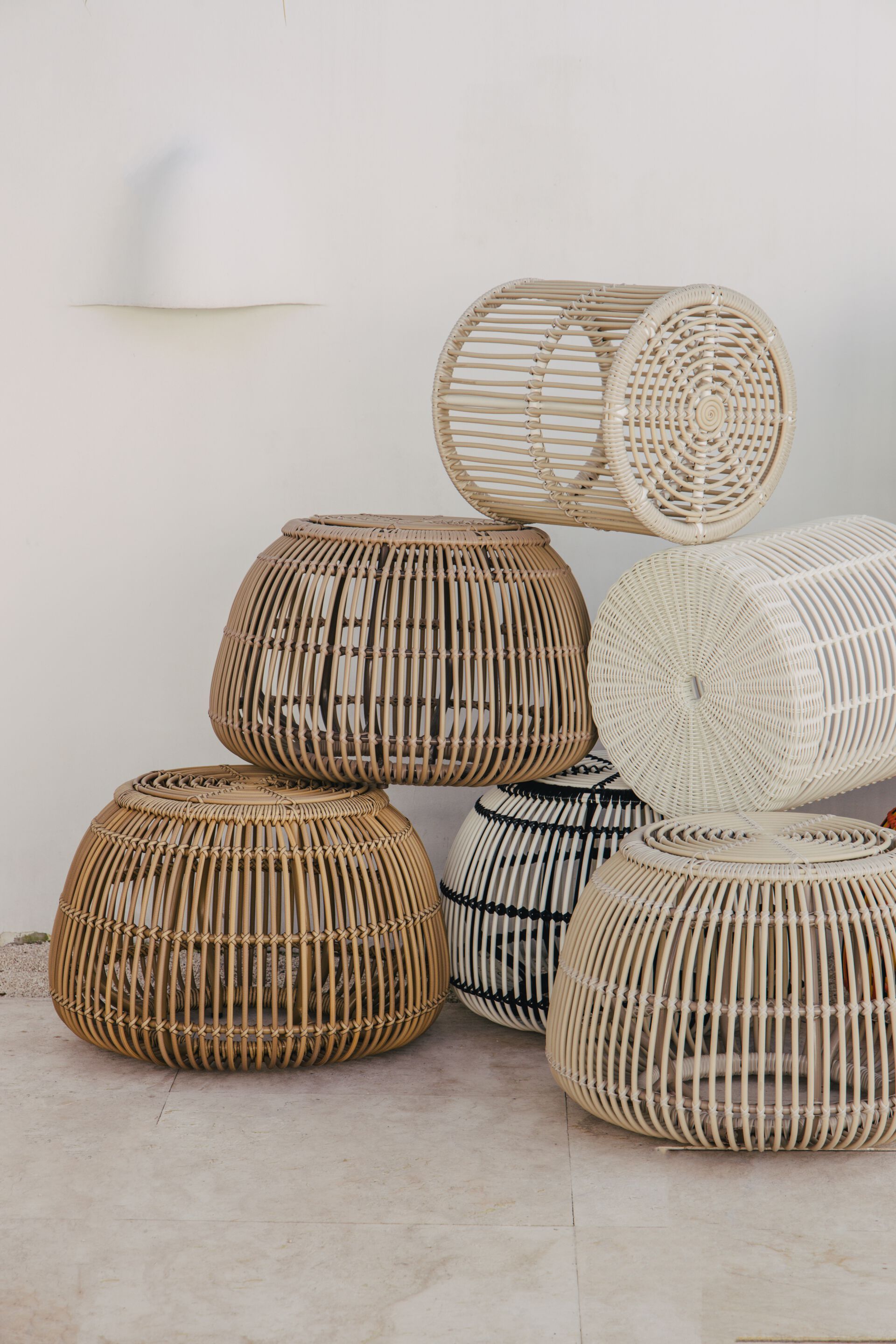 Круглый журнальный столик из синтетического волокна cbdesign Bizarre ARCH-00089330 - Вид №5