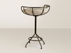 Стальной стул с мягким сиденьем