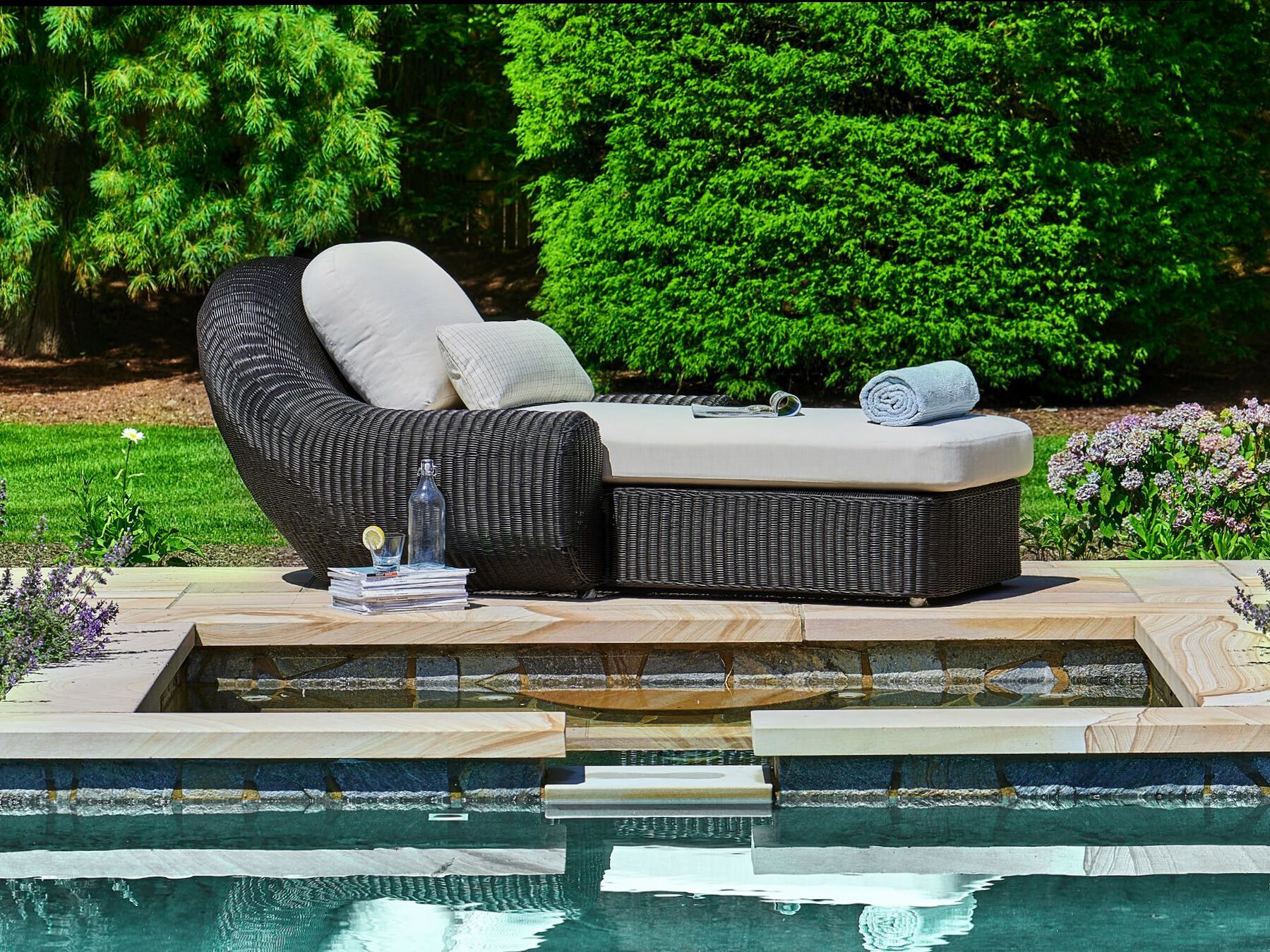 Мягкая спальная кровать с подлокотниками Walters Randi ARCH-00144760 - Вид №1