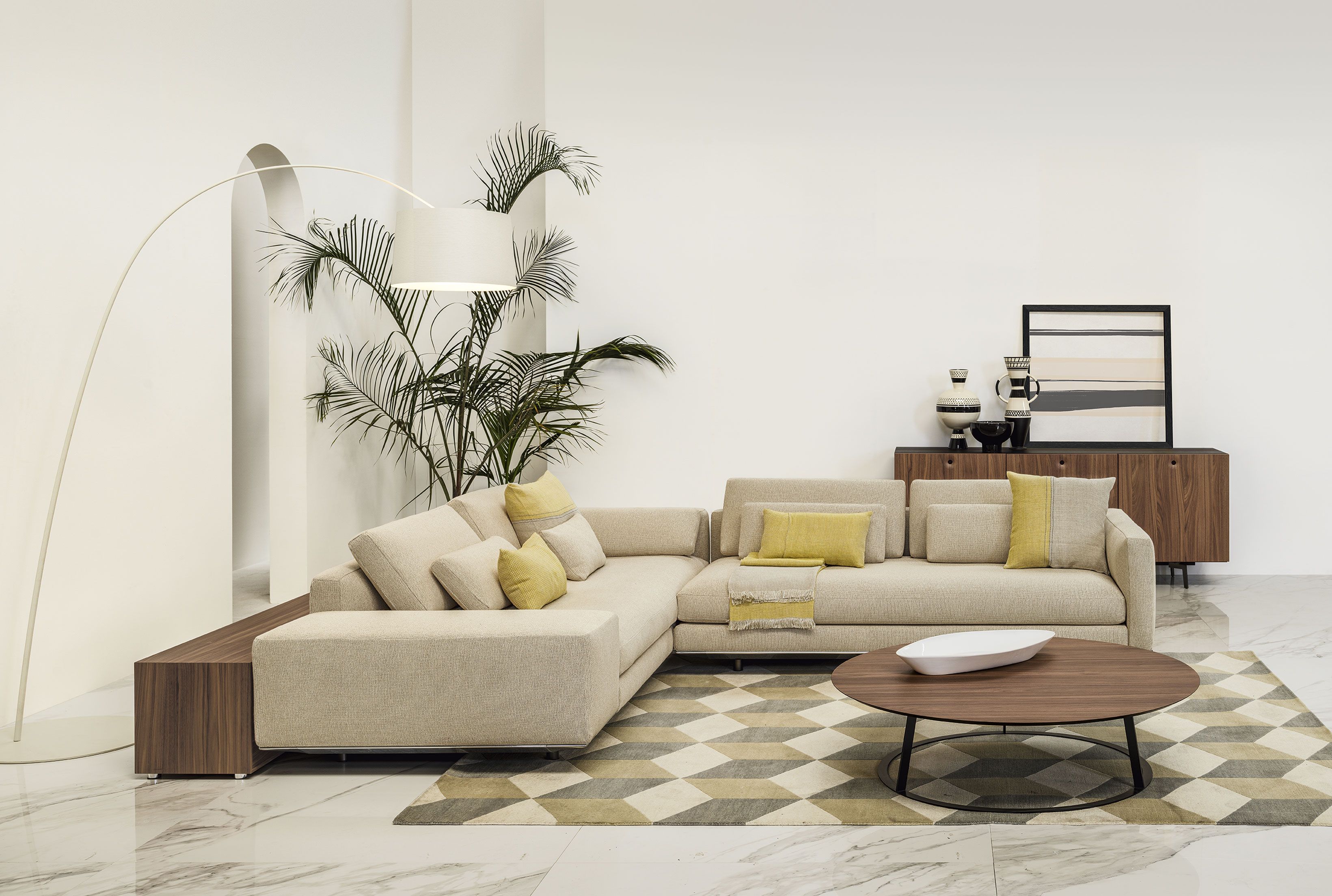 Круглый деревянный журнальный столик для гостиной Casamania & Horm Albino Family ARCH-00077887 - Вид №6