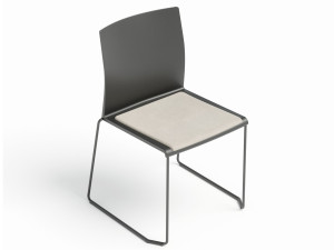 Штабелируемый стул из инженерного пластика с мягким сиденьем