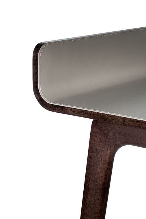 Письменный стол из массива дерева и кожаная столешница Poltrona Frau офис-системы управления ARCH-00153217 - Вид №16