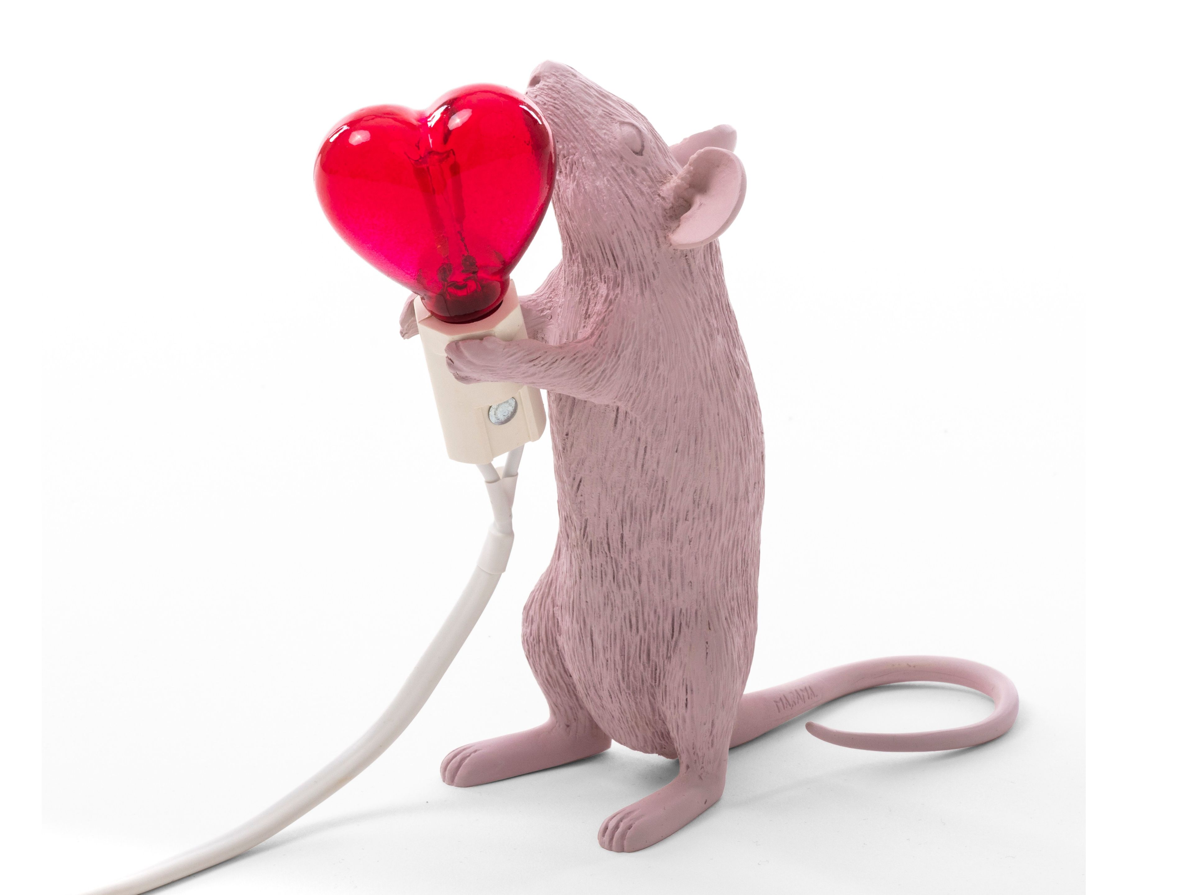 Светодиодная настольная лампа из смолы Seletti MOUSE LAMP LOVE EDITION ARCH-00035148 - Вид №1