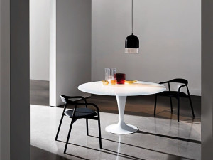 Круглый стеклянный стол