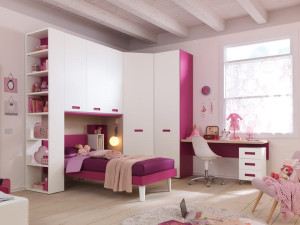 Спальня с деревянным мостом