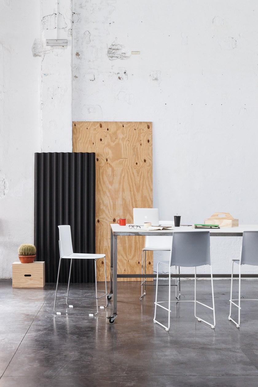 ENEA Табурет из полипропилена на санках с подставкой для ног Ema sun-id-1510856 - Вид №3