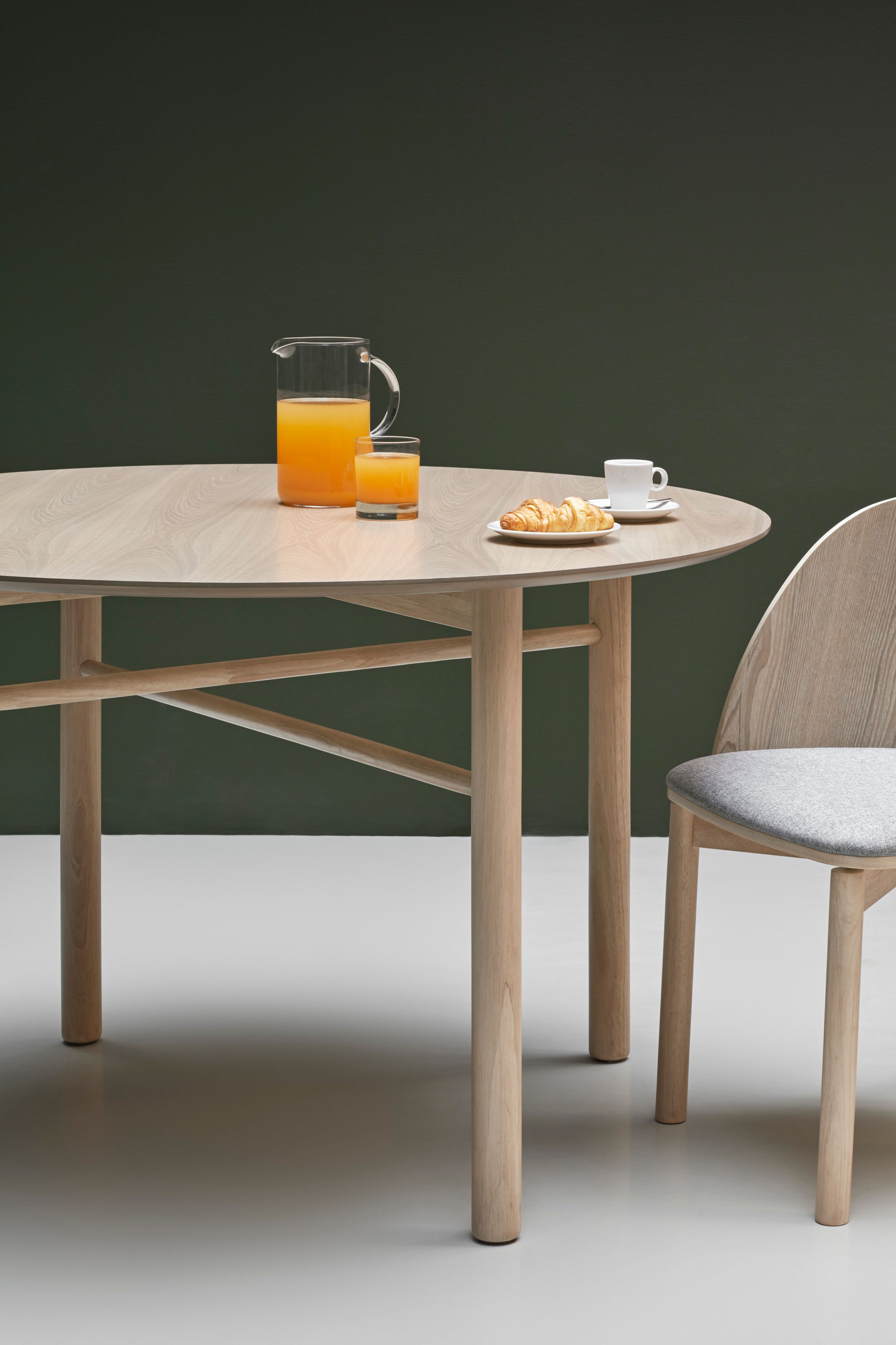 Круглый стол из шпона и каучукового дерева TEULAT Junco ARCH-00046431 - Вид №11