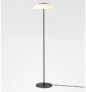 Nuura Светодиодный торшер из опалового стекла Blossi