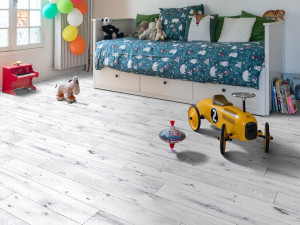 Нескользящий виниловый пол с эффектом дерева