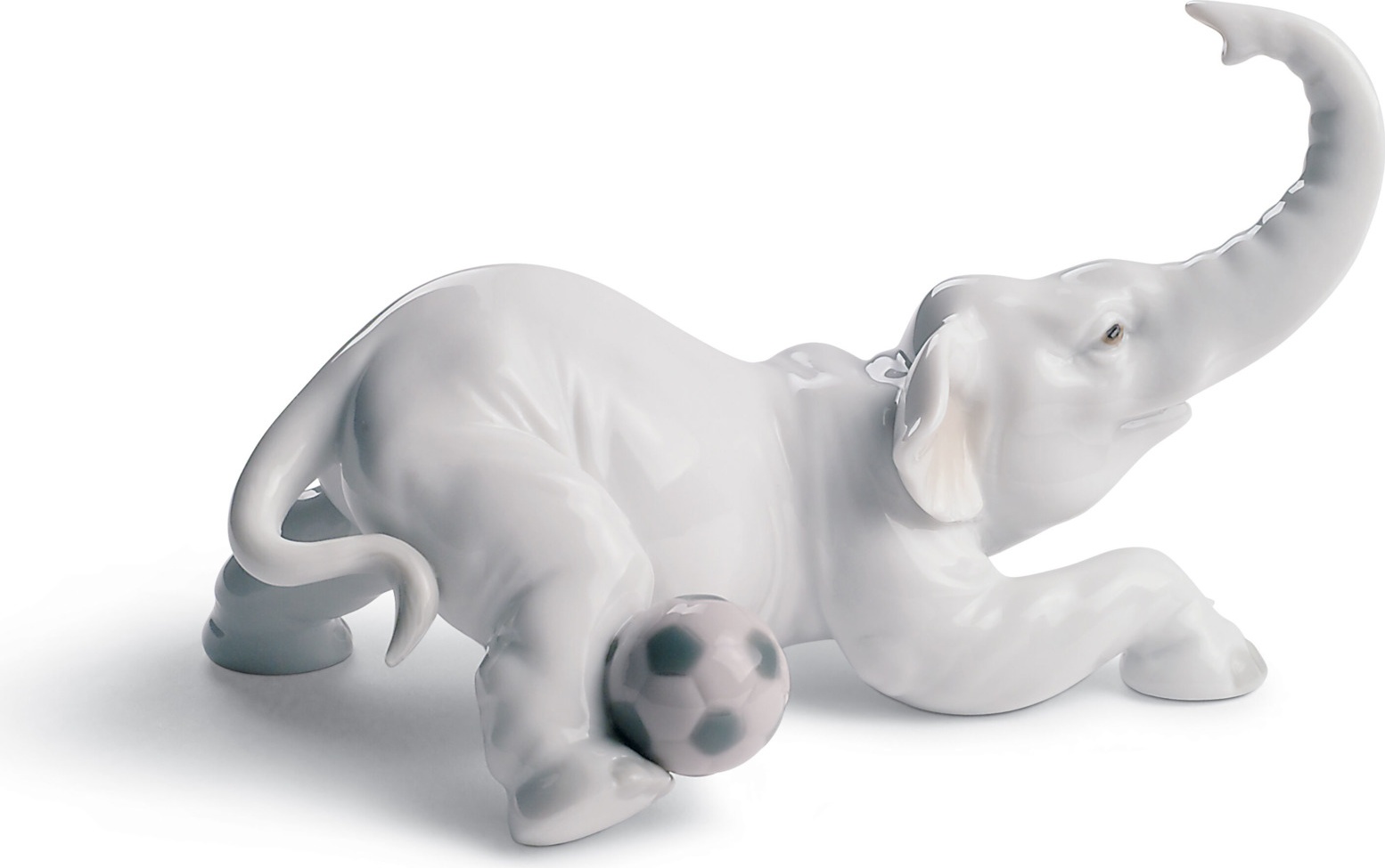 10669041 LLADRO Фигурка Lladro "Слоник-футболист" 15х8см Фарфор Lladró 