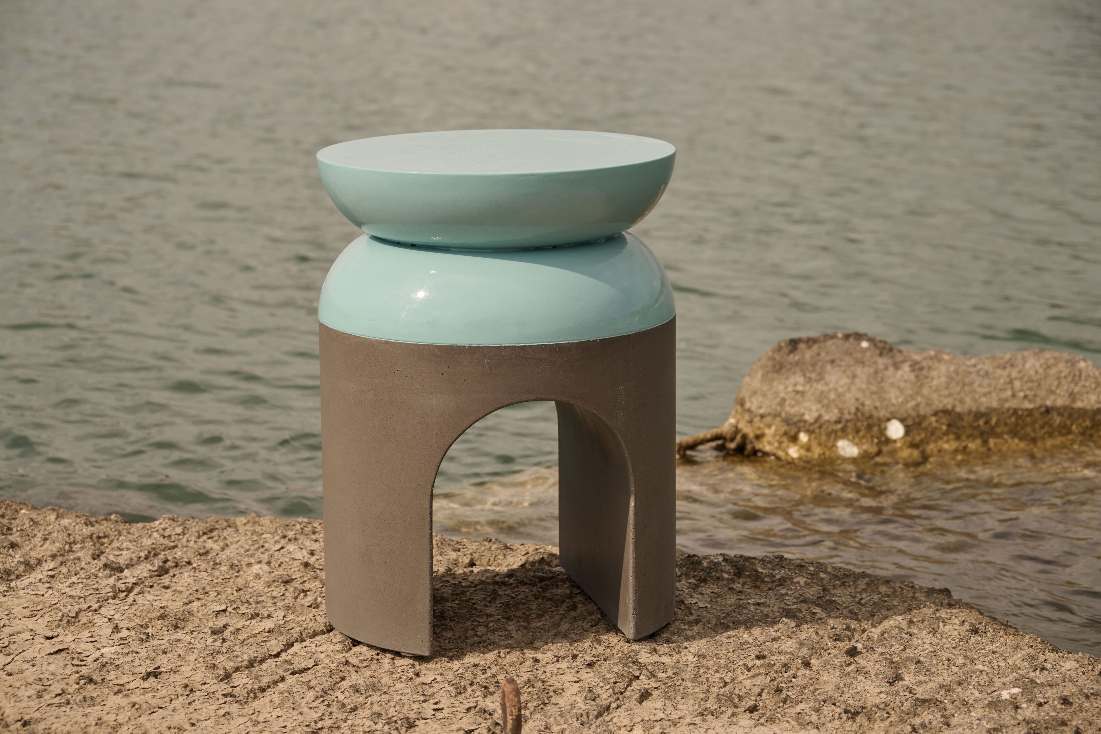 Бетонный круглый низкий журнальный столик URBI et ORBI Medius Terra ARCH-00127005 - Вид №4