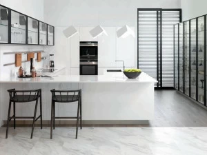 GAMADECOR Встроенная кухня из дерева в современном стиле со встроенными ручками и полуостровом Residence