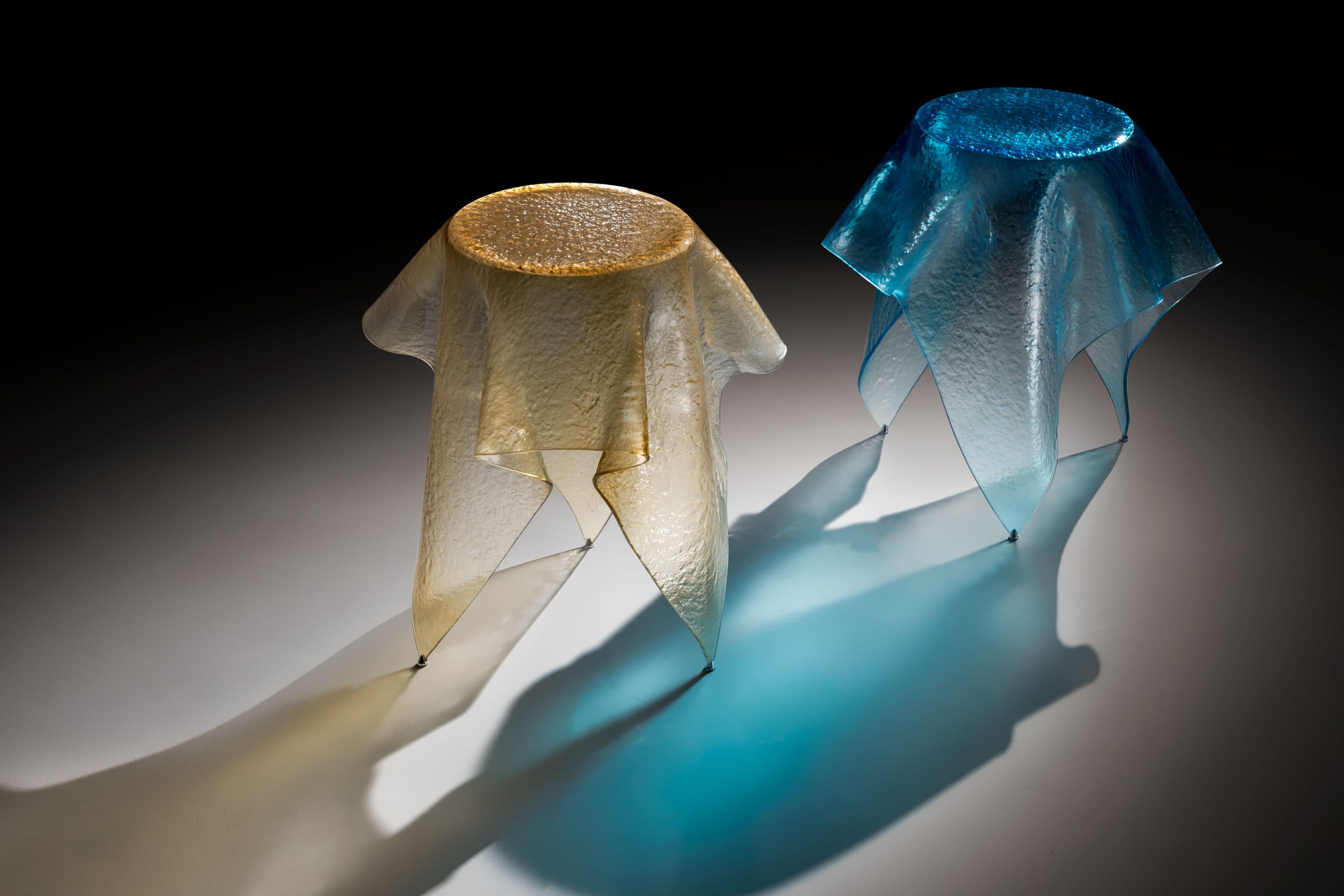 Круглый журнальный столик из изогнутого стекла REFLEX платок ARCH-00035349 - Вид №7