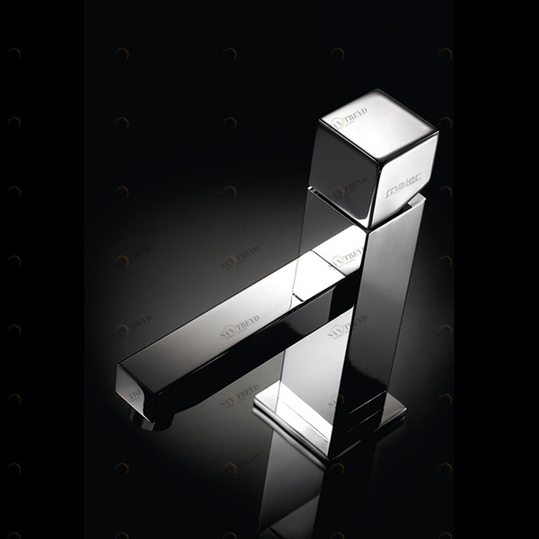 Однорычажный смеситель для раковины с клапаном клик-клак 49.004C MAIER KUB 49004C