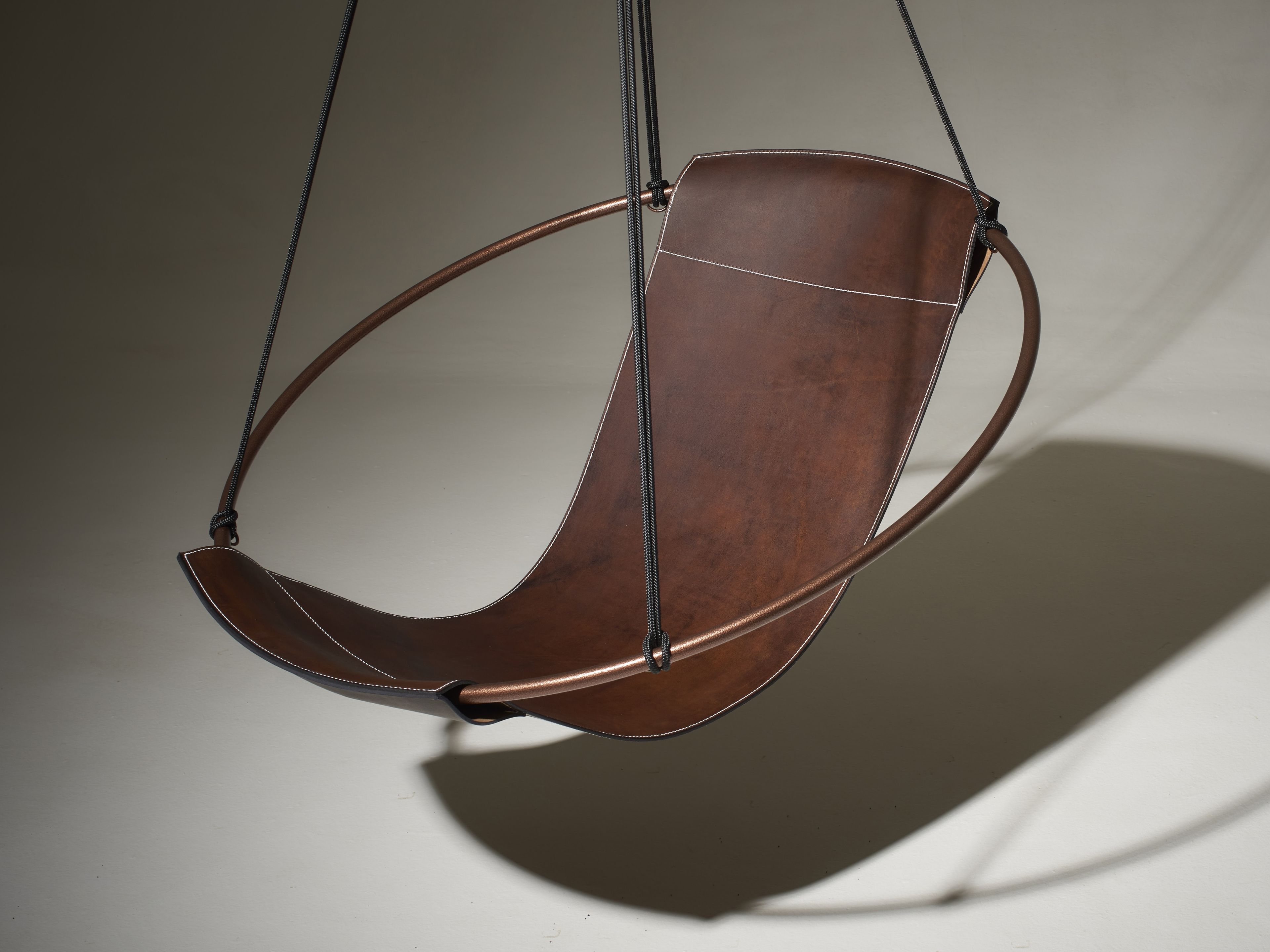 Кожаное подвесное кресло Studio Stirling ARCH-00146804