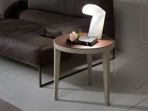 Низкий круглый журнальный столик