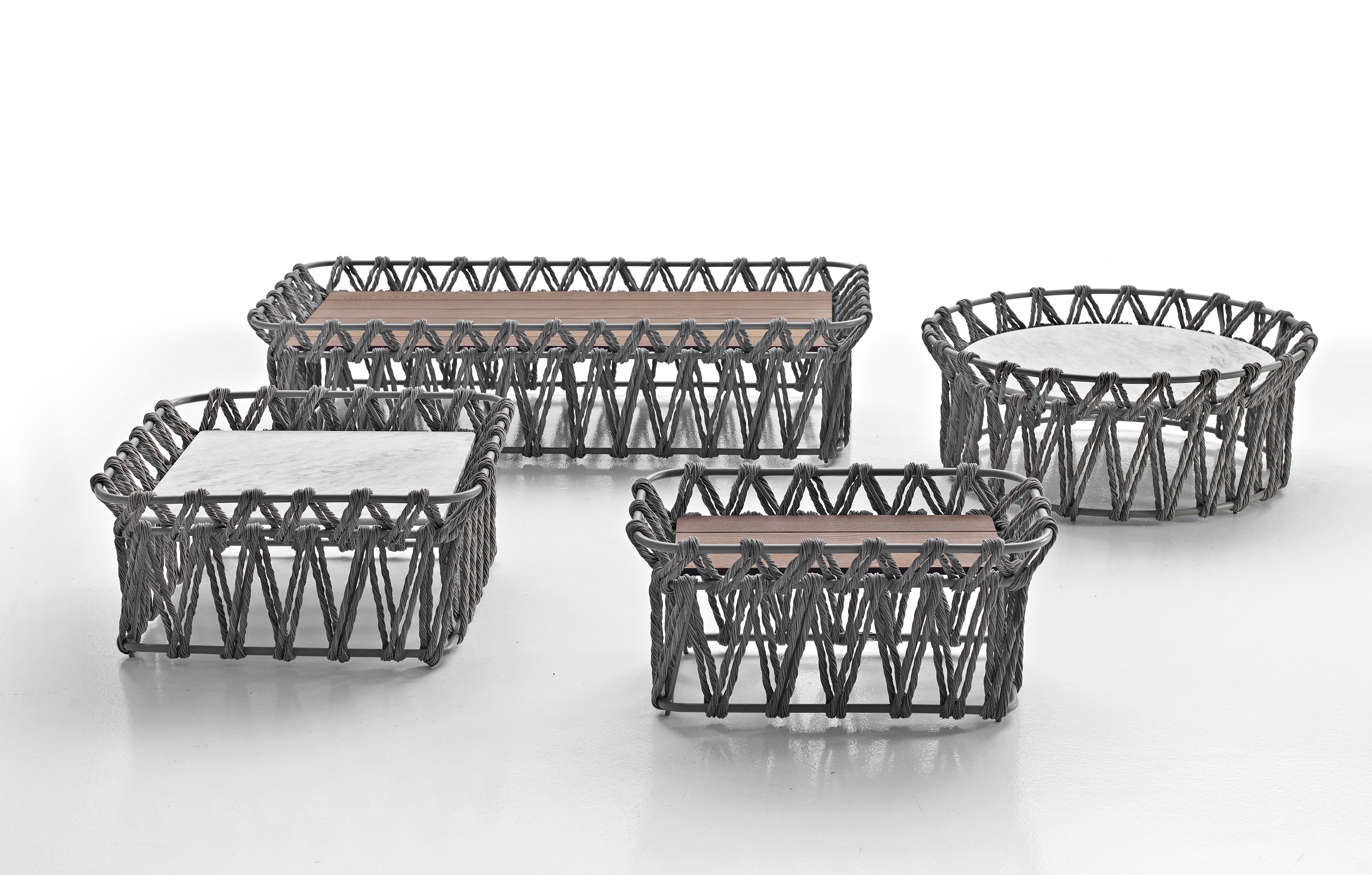 Квадратный журнальный столик из мрамора и полиэтиленовых волокон B&B Italia Outdoor Butterfly ARCH-00000167 - Вид №1