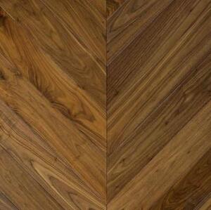 Паркет Ёлка Marco Ferutti Louvre Американский Орех Европейский (Грецкий) Любая на выбор (Гладкая) 400х70 мм.