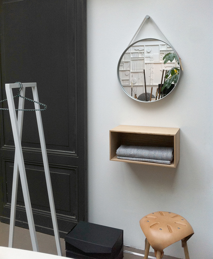 Зеркало Strap настенное D50 серое Hay 500011 - Вид №5