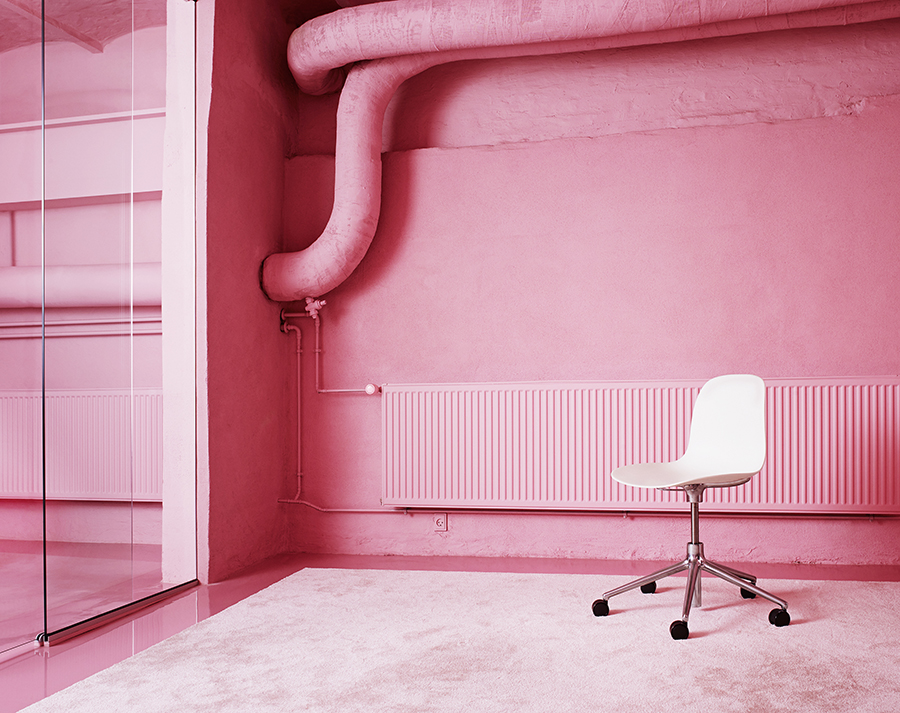 Кресло офисное Form Swivel, черное Normann Copenhagen 606052 - Вид №8