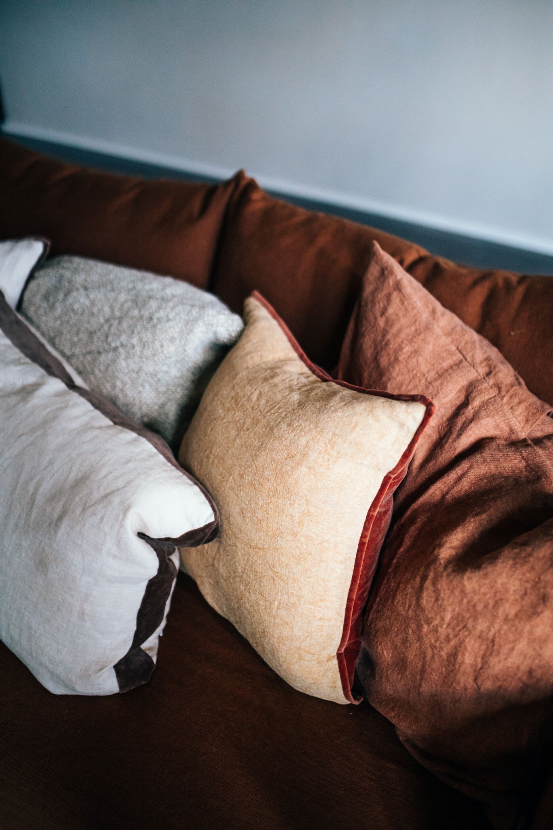 Льняная прямоугольная однотонная подушка POMAX BORDERS ARCH-00106515 - Вид №34