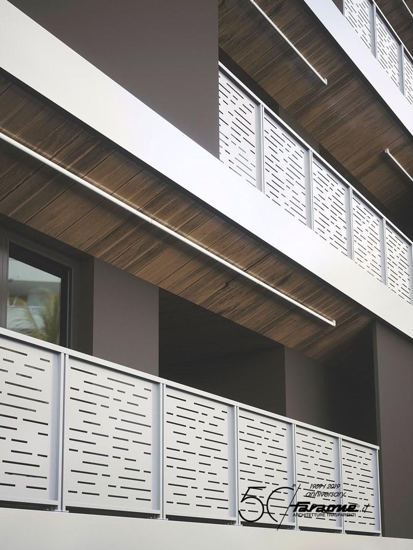 FARAONE Алюминиевый парапет с панелями из микроперфорированного листового металла Olimpia sun-id-1486110 - Вид №7