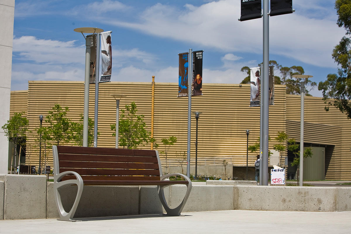 FSRT92 Скамейка трио  Forms-surfaces  - Вид №6