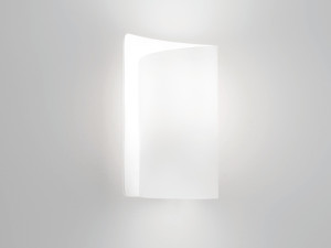 Стеклянный настенный светильник