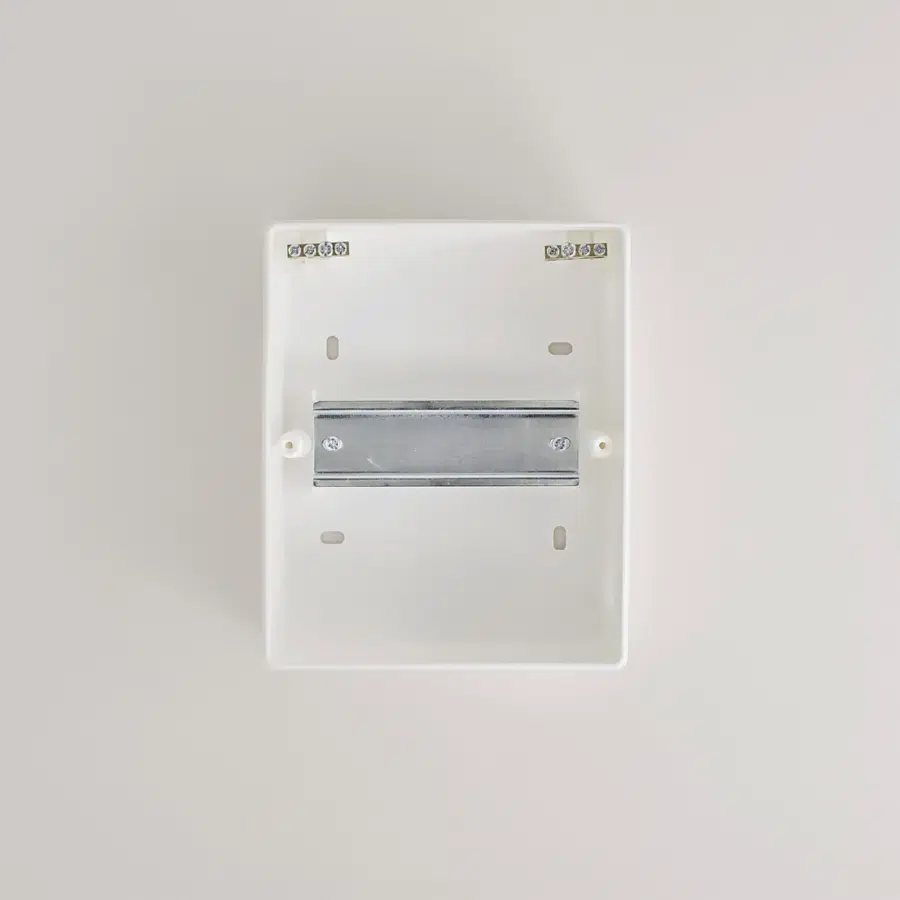 LUXRAY Бокс с прозрачной крышкой ЩРВ-П-6 для внутренней установки LEZARD 731-1000-006 - Вид №3