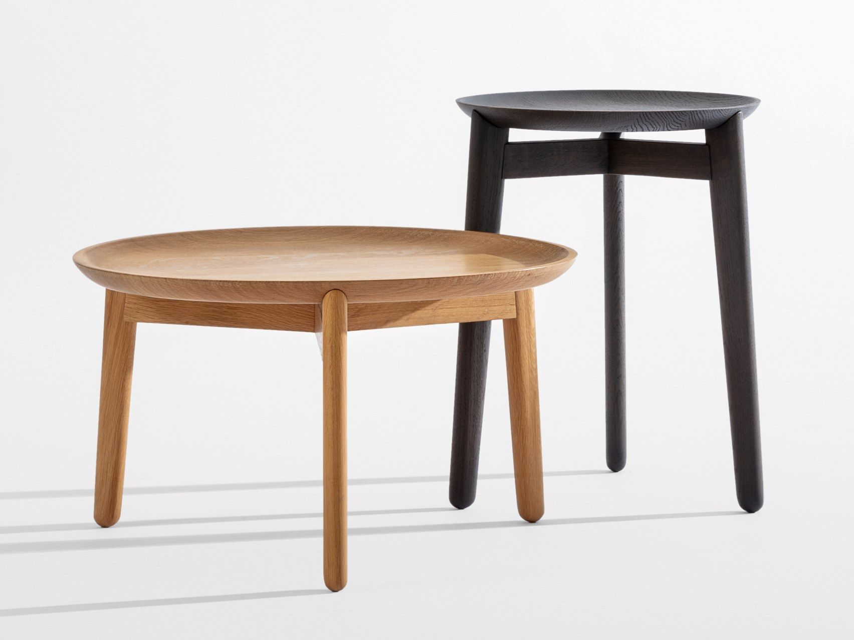 Деревянный круглый низкий журнальный столик ZEITRAUM PLAISIR ARCH-00010677