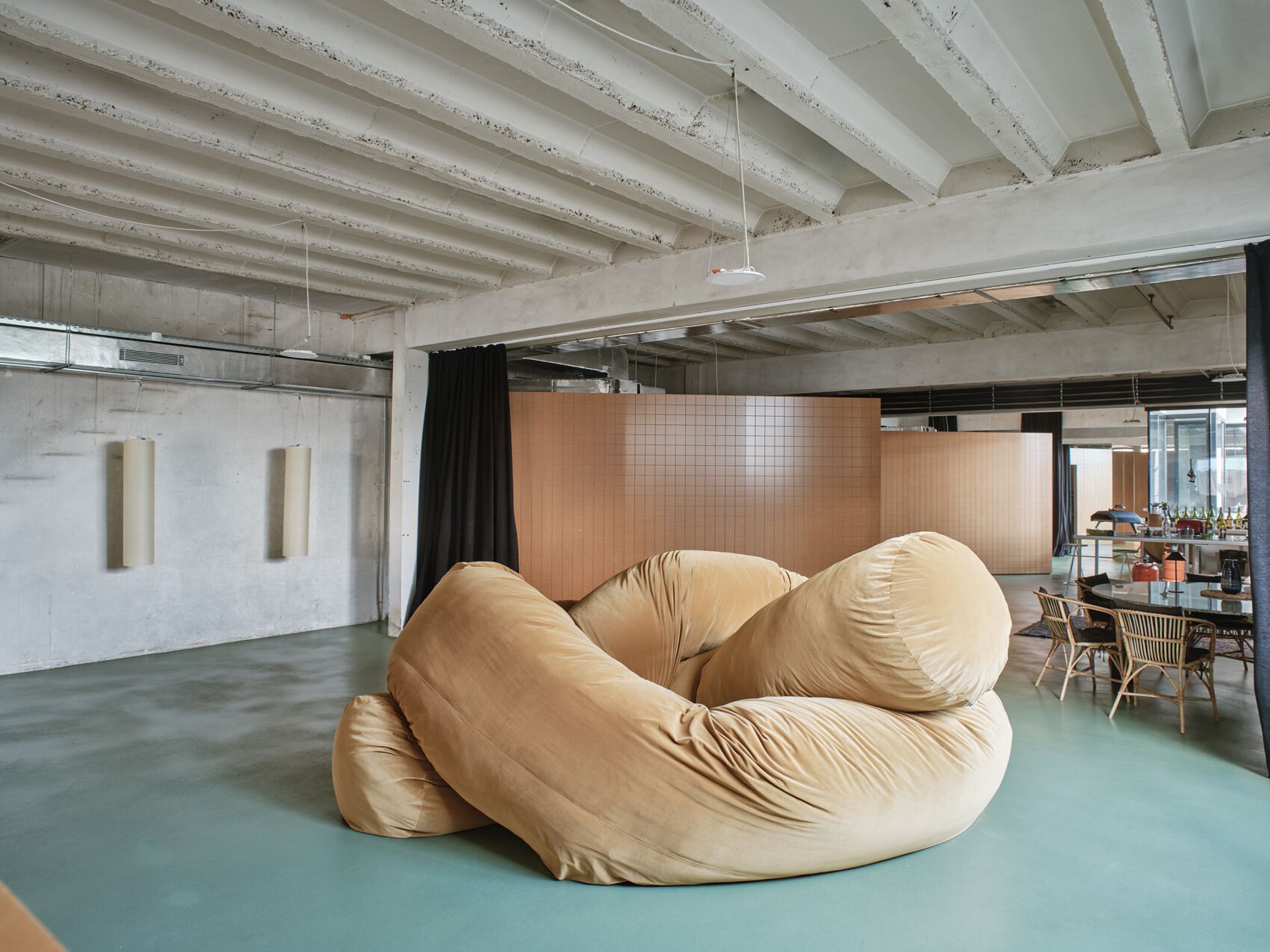 Трансформируемый диван из полиэфирного волокна BD Barcelona SAUSAGE ARCH-00022982 - Вид №13