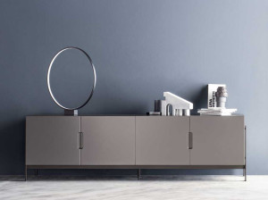 Шкаф с распашными дверями