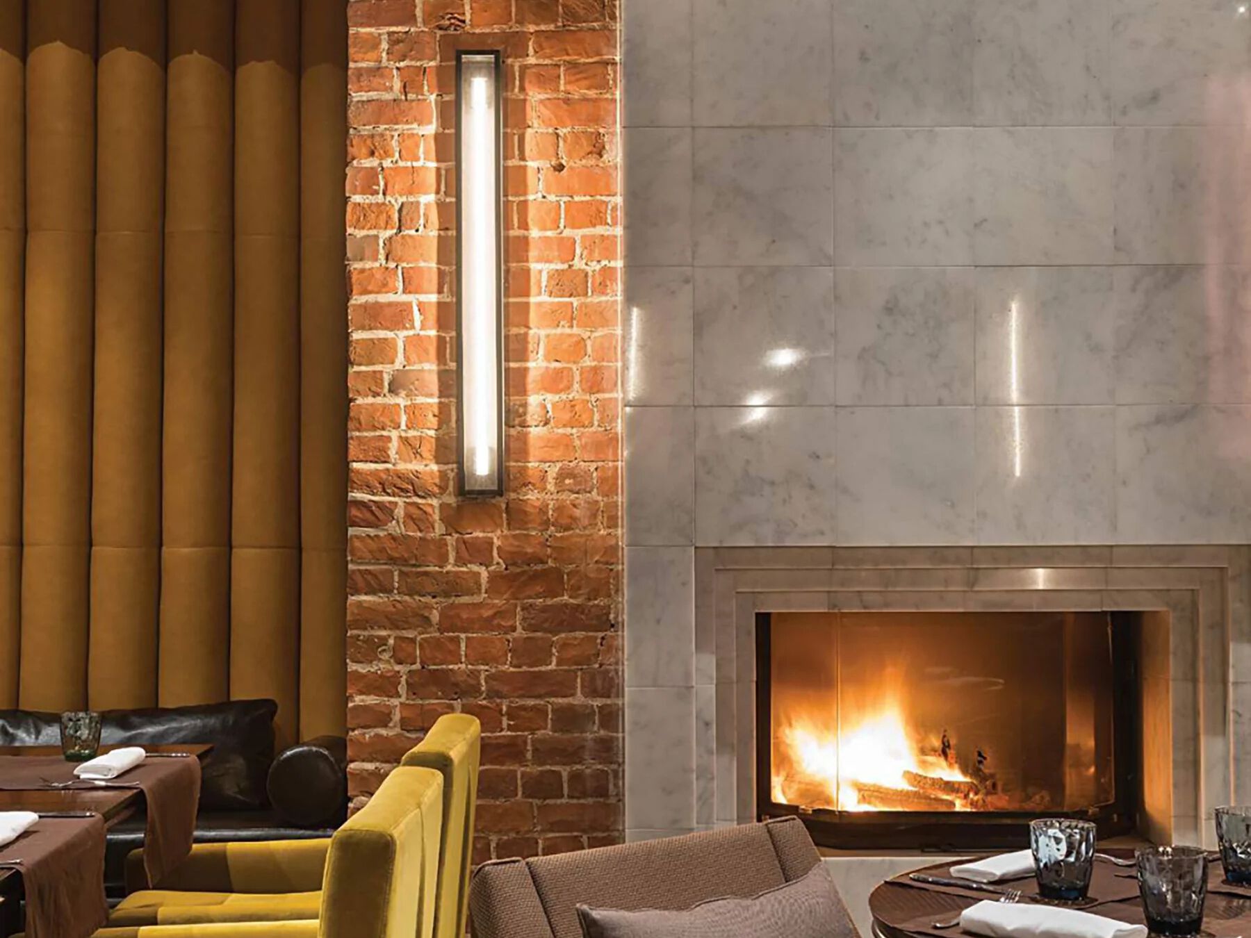 Латунный настенный светильник Authentage Lighting Vitrine Petite ARCH-00090098 - Вид №2