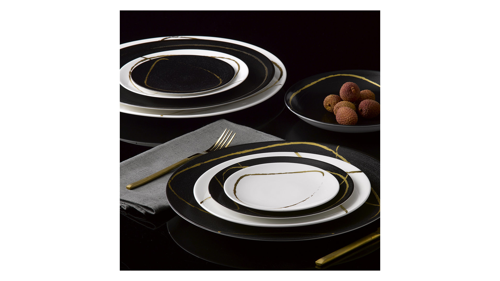 10654655 Royal Crown Derby Тарелка обеденная Royal Crown Derby Эскиз. Белый 27см, фарфор Фарфор, Керамика  - Вид №3