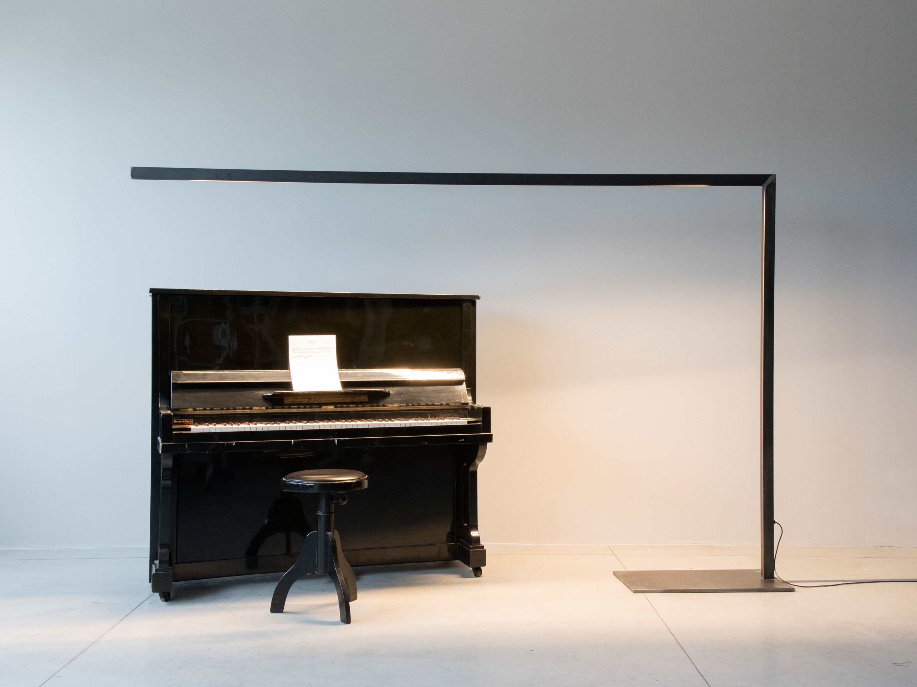 Стальная светодиодная напольная лампа Renzo Serafini Solo Piano ARCH-00075409 - Вид №1