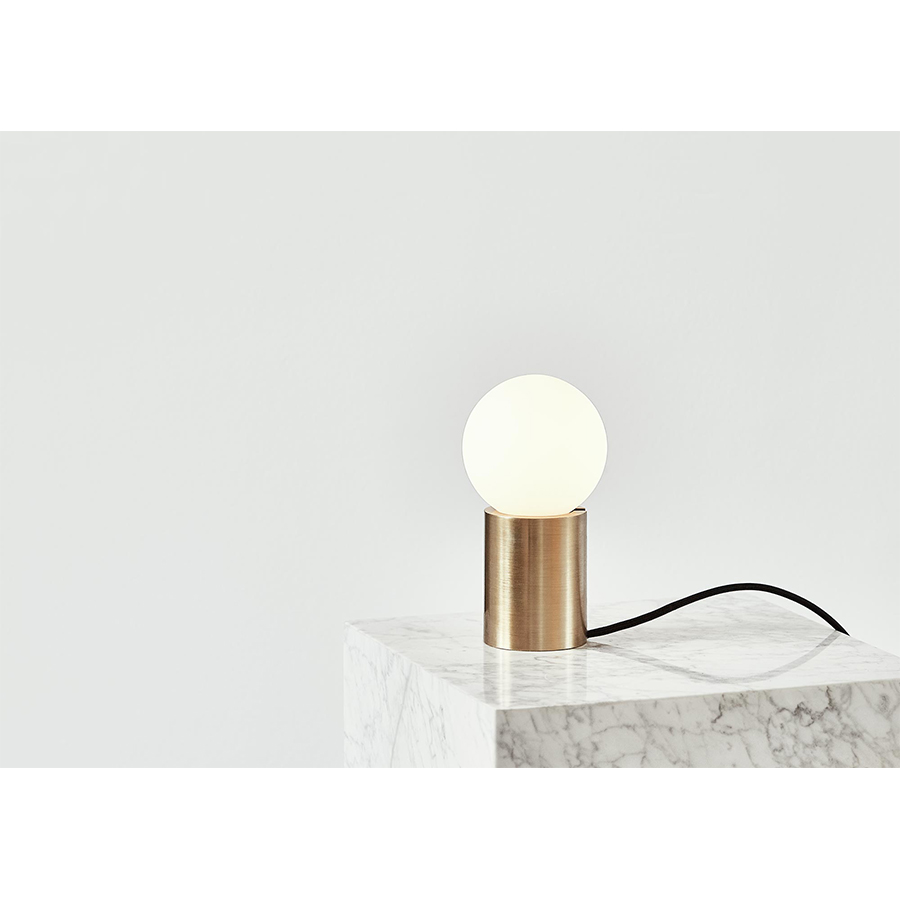 1750839 MENU Настольная лампа с розеткой  - Вид №20