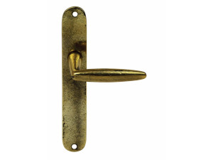 Латунная ручка на пластине