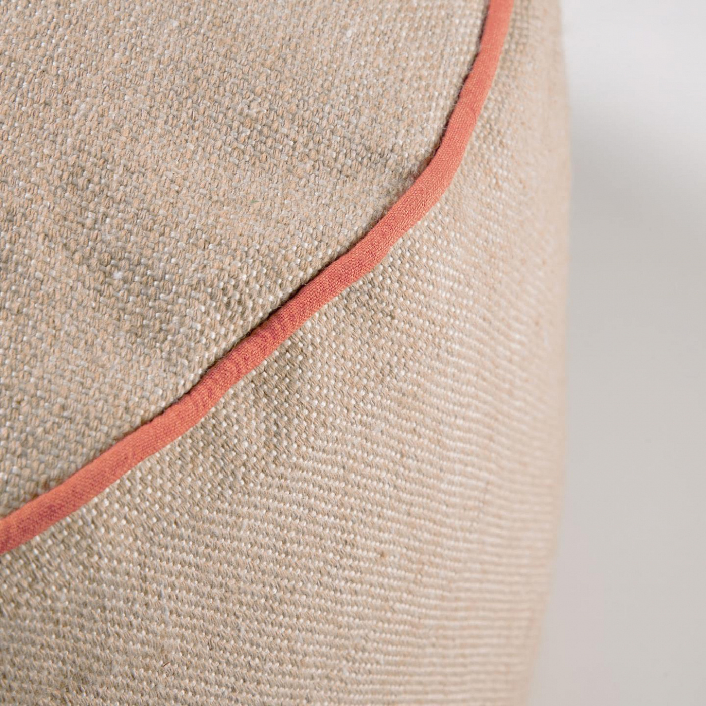 102355 Пуф PET бежевый Ø 60 см La Forma Dalila 