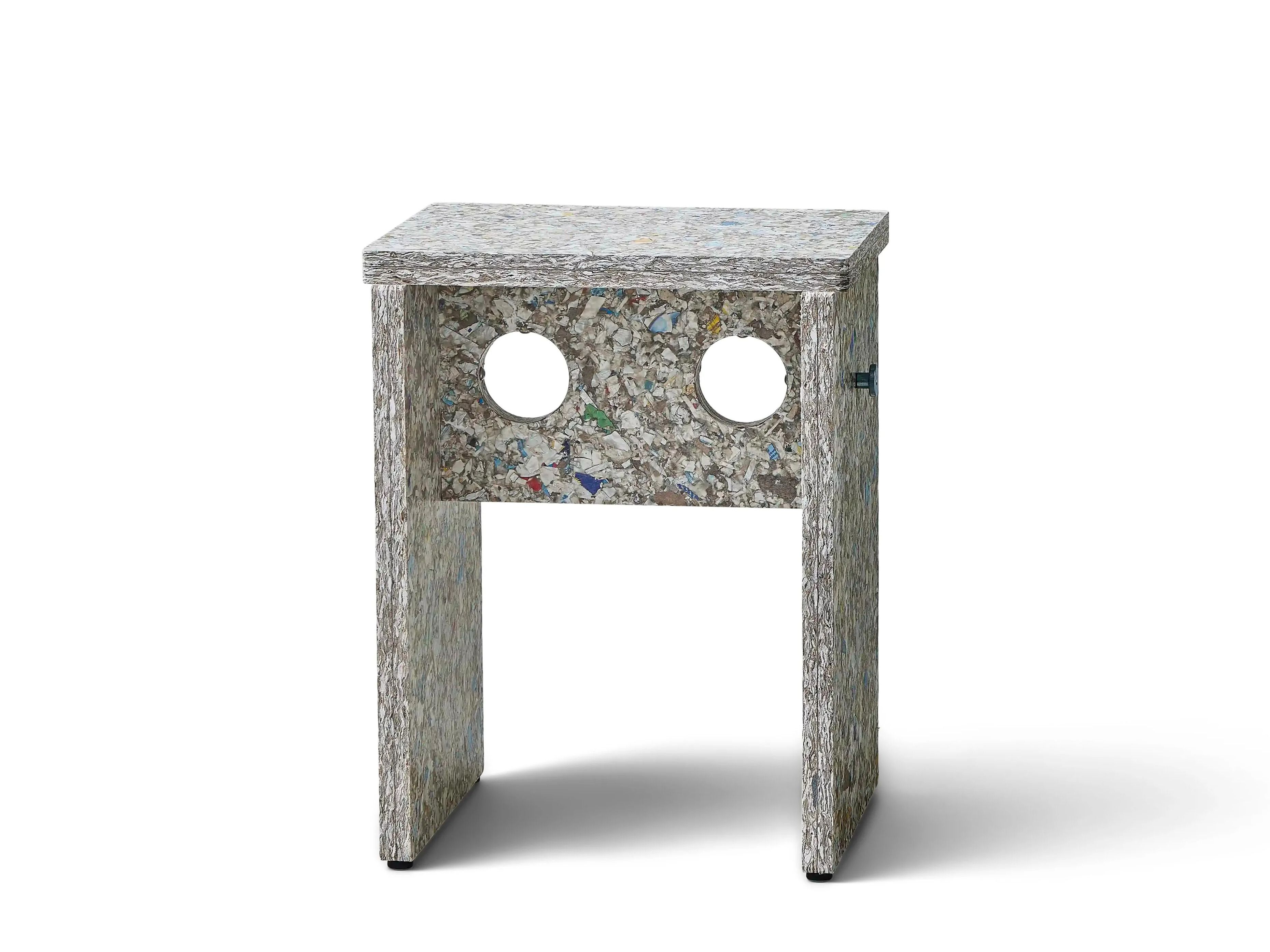 Низкий стул из переработанного материала Form & Refine римейк ARCH-00116232