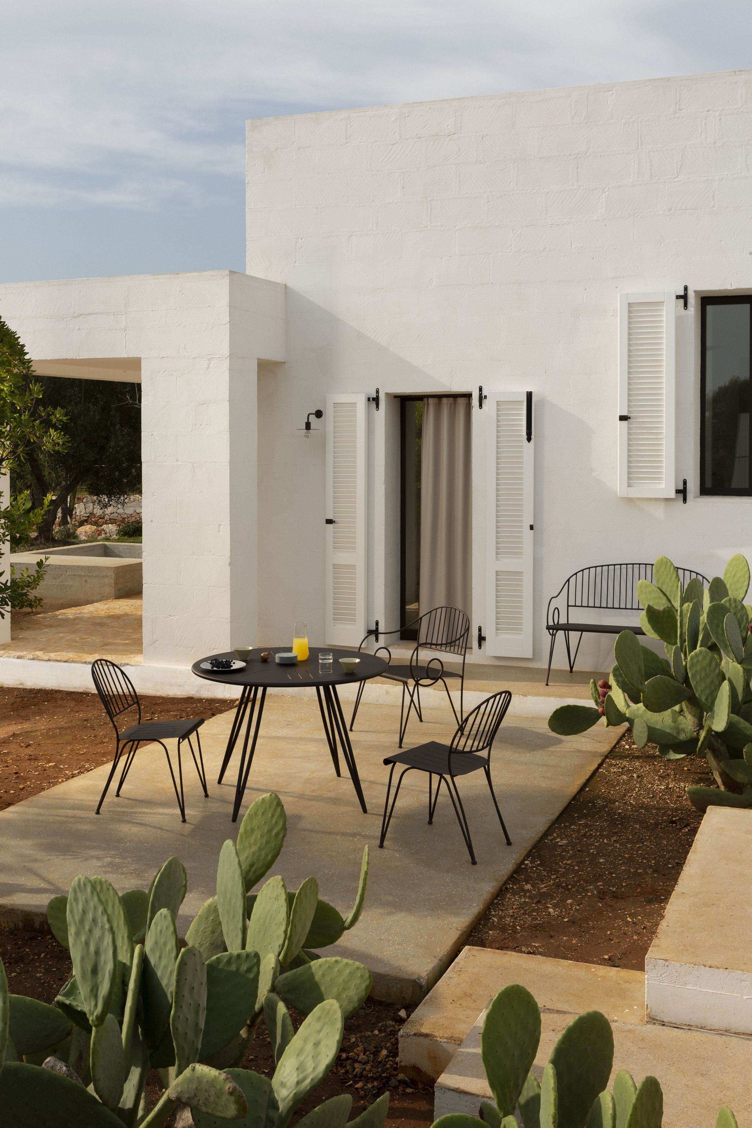 Круглый железный садовый стол Unopiù Овен ARCH-00100220 - Вид №1