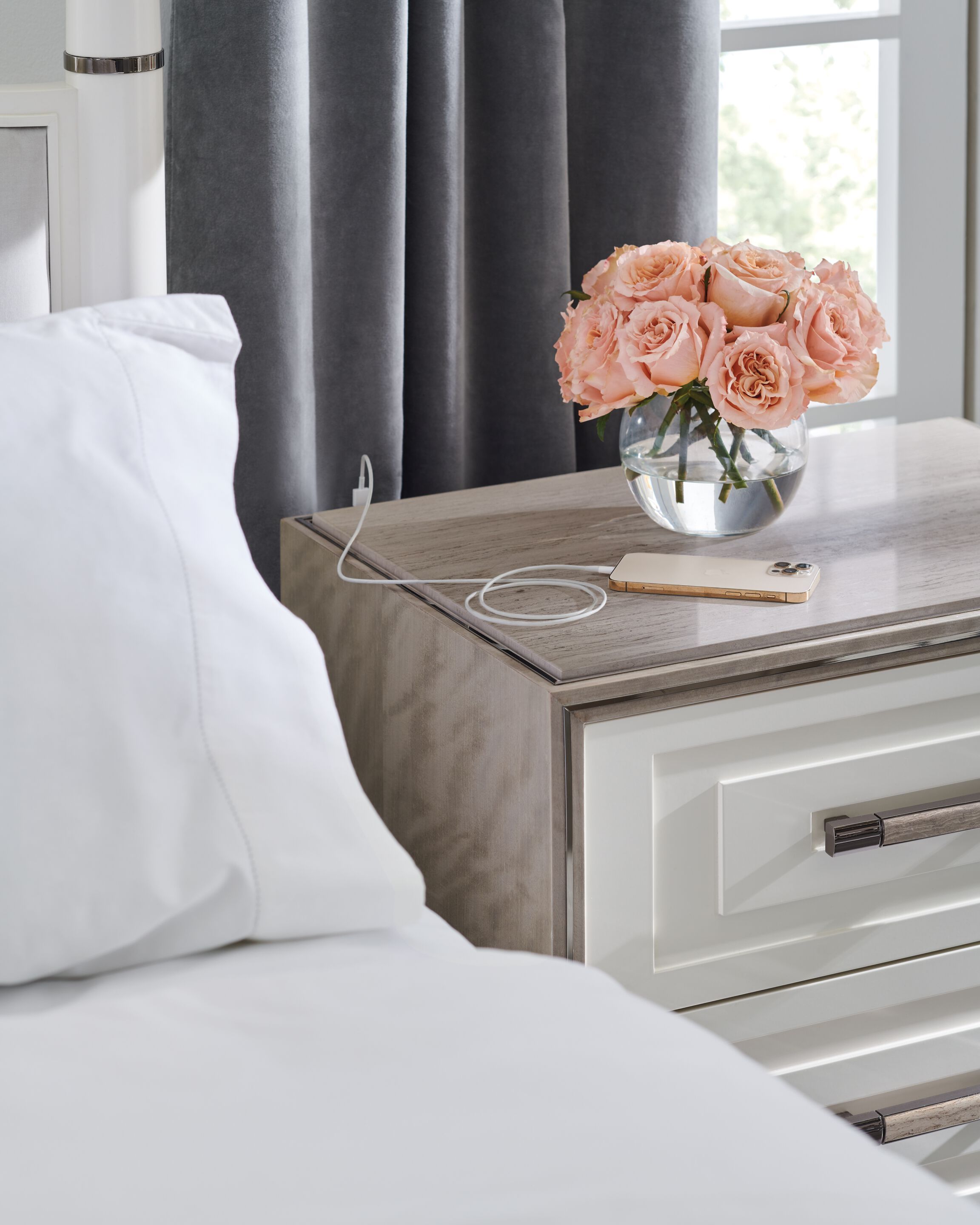 Прямоугольная тумбочка из травертина с ящиками Caracole Impressive ARCH-00025071