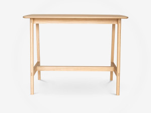 Высокий дубовый стол